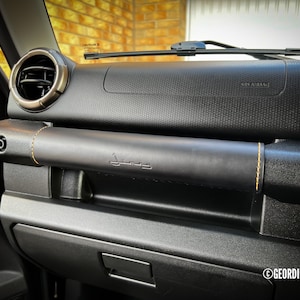 Suzuki Jimny Alça de Assistência ao Passageiro em Couro (Modelo 2018 em diante)
