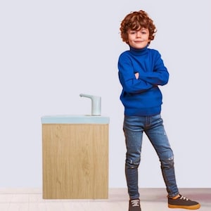 Mueble de lavabo progresivo Montessori - 1 a 7 años. Móvil y autosuficiente en agua y electricidad.
