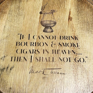 Mesa de bistró/bar hecha a medida con barril de bourbon e inserto de cristal. Grabado láser personalizado disponible. imagen 14