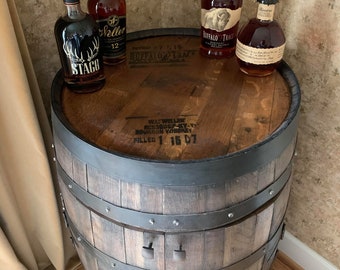 Mueble con forma de barril de bourbon, fabricado con un auténtico barril de Buffalo Trace.
