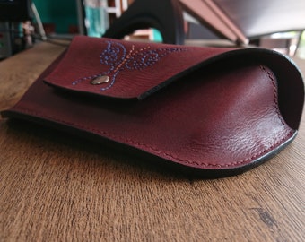 New leather case for glasses, leather glasses etui, leather glasses protector, leather glasses cover, embroidered leather glasses case