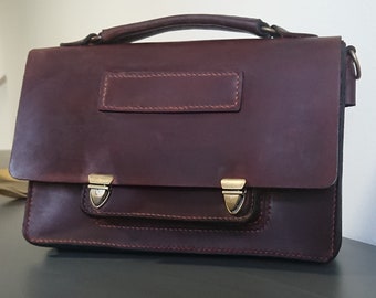 cartella da lavoro unisex in vera pelle conciata al natuale, con tracolla