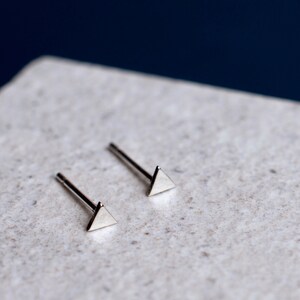 Handmade Silver Triangle Earrings, Tiny Geometric Earrings, Minimalist Triangle Studs, Triangle Earrings, Cartilage Piercing, Gift for Her