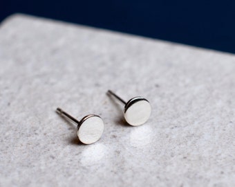 Handmade Silver Circle Disc Stud Earrings, Geometric Earrings, Minimalist Circle Studs, Sterling Silver Circle Earrings, Gift for Her