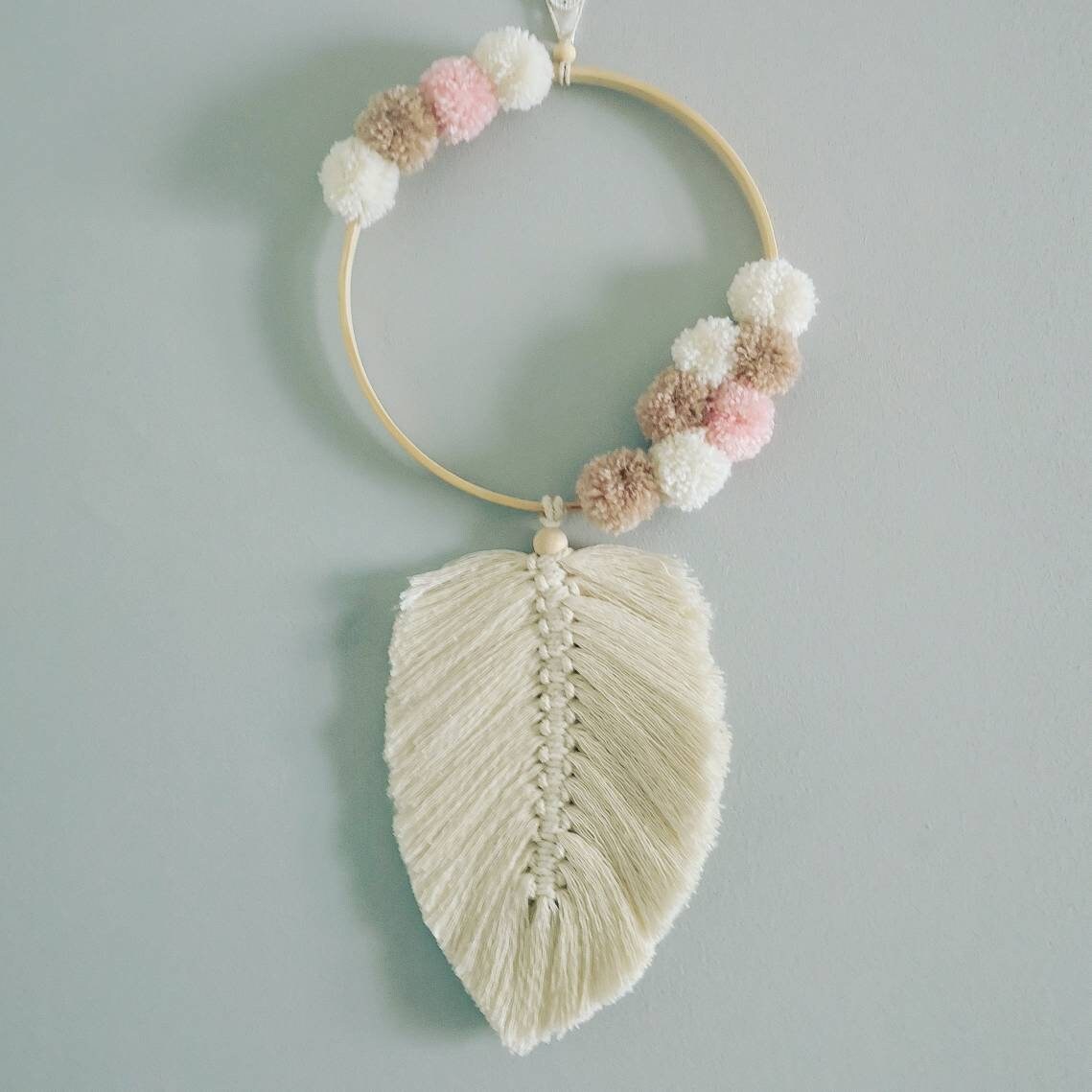 Couronne avec Feuille en Macramé