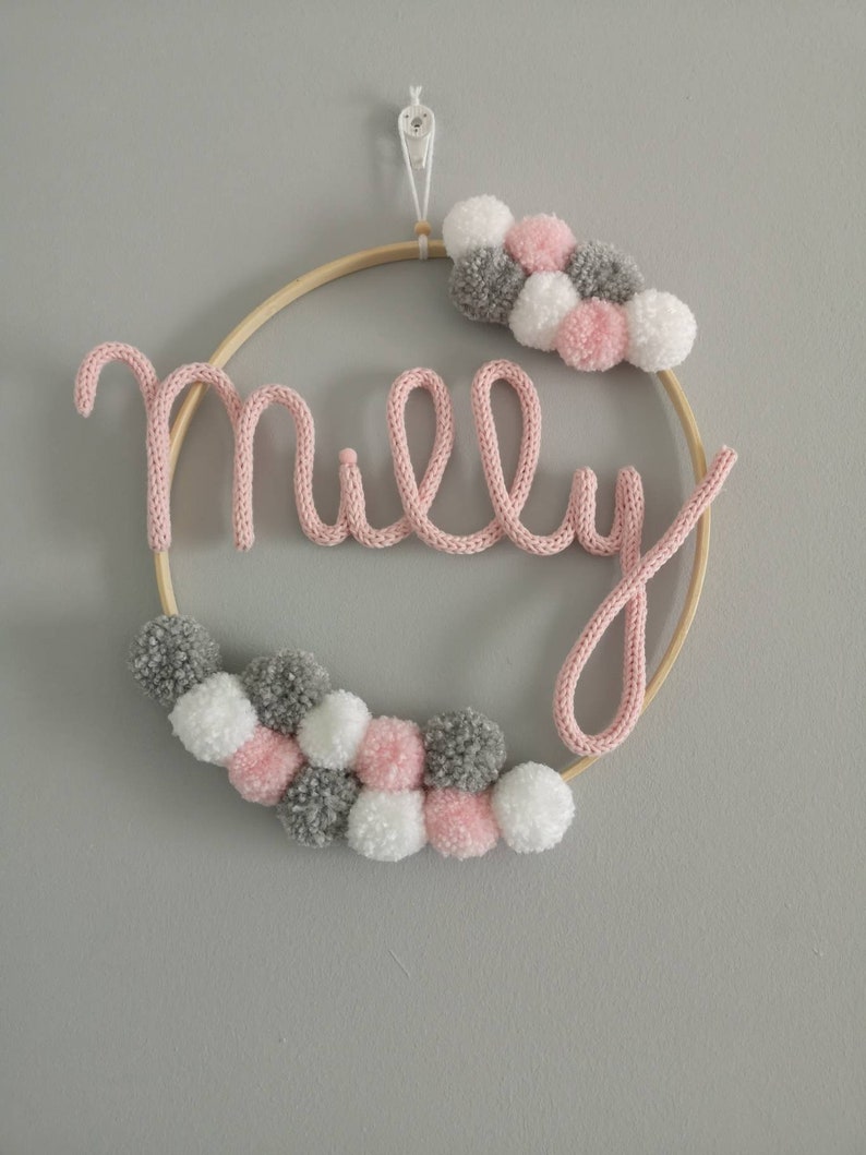 Couronne pomponnée personnalisée Milly