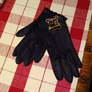 Vintage selection of short gloves
