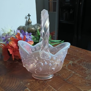 Fenton Art Glass Pink Opalescent Basket Flower Trinket Scalloped Candy Dish Art