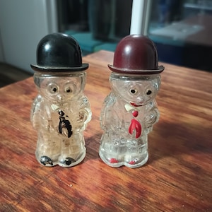 Vintage Salt and Pepper Men with Bakelite Derby or Bowler Hats