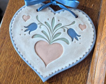 Cookie mold folk art heart shape tulip design