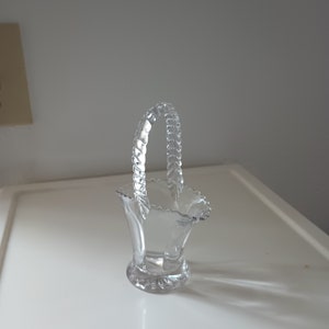 CLEAR GLASS Handle Basket 6&quot; Bridal Basket Collectible Glassware