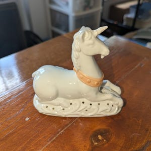 Vintage Unicorn Scent Diffuser. Ceramic, Avon, Mint Condition, The Tapestry Collection, Scent Beads, Essential Oils, Little Girl Birthday
