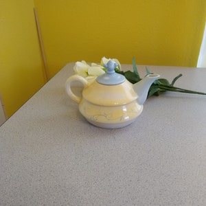 Vintage Tracy Porter Teapot Annie Pattern for Saks Fifth Avenue Hand Painted