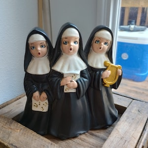 Vintage Singing Nuns Edelweiss Music Box