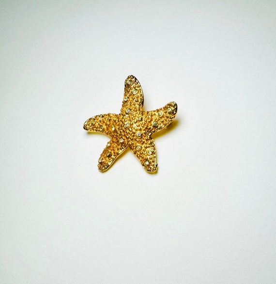Vintage Starfish Gold Tone  Brooch With  Rhineston