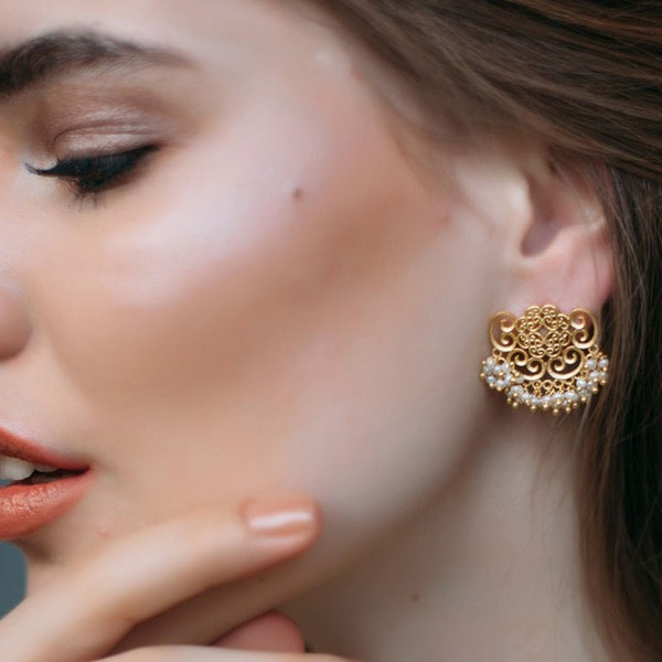 Small gold filigree stud earrings