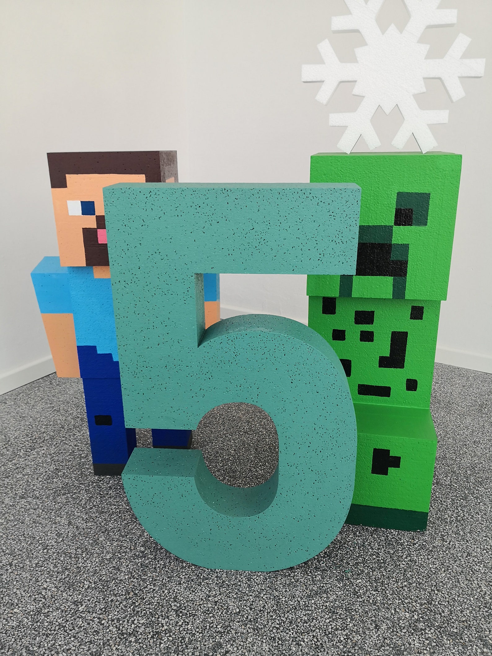Any number 9070 cm / 3527 inch Styrofoam lacquered color