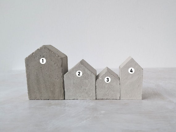 Simple and easy - From a wooden mold, three cement bricks can be cast 