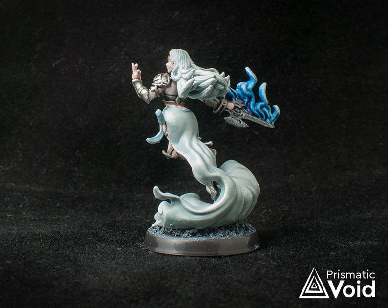 Aasimar Paladin / Divine Warrior Miniature for Dungeons & | Etsy