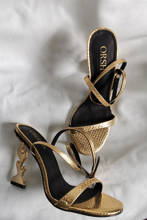 Something Bleu Women's Sevey Kitten Slingback Heel in Black/Gold
