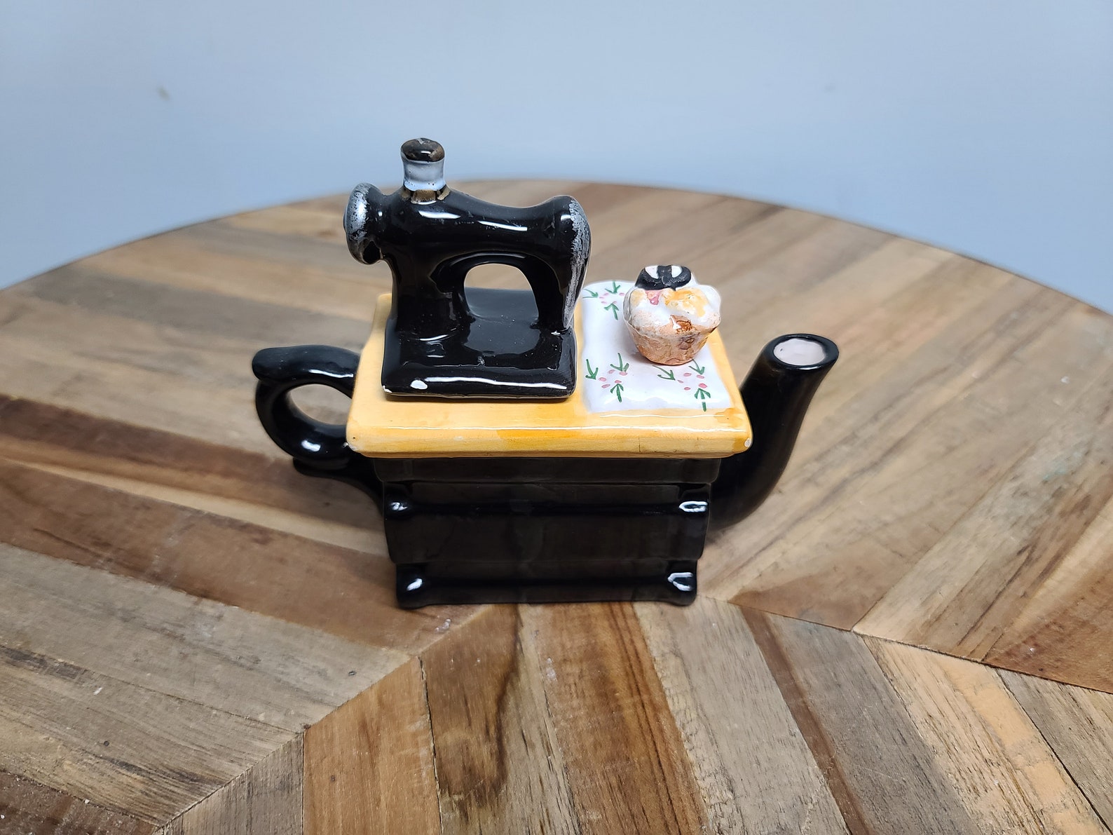 Vintage Sewing Machine Teapot Miniature Sewing Machine Teapot Etsy