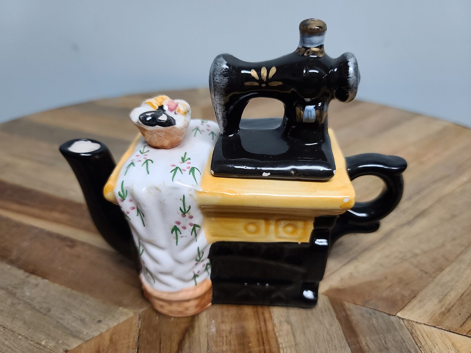 Vintage Sewing Machine Teapot Miniature Sewing Machine Teapot Etsy