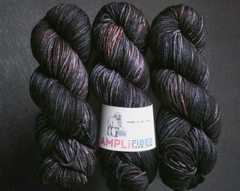 Nevermore . DK . 85/15 SW Merino Nylon - Amplifiber Hand Dyed Yarn  - Speckled, Variegated