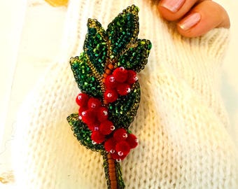 Handmade Beaded Leaf Brooch – Green Holiday Pin with Red Berries