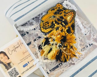 Tiger Beaded Brooch – Handmade Animal Jewelry, Unique Statement Pin, Hand Embroidered Jungle Gift