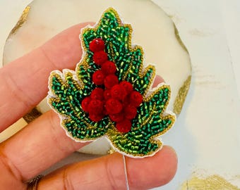Beaded Christmas Brooch: Green Leaf, Red Berries, Festive Jewelry