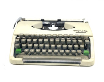 Typewriter Olympia Splendid 33 vintage decoration gift friends typewriter cream typewriter made in Germany Kramurilove