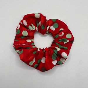 Christmas Dots Scrunchie | Christmas Scrunchie | Christmas Lights Scrunchie | Holiday Scrunchie | Red and Green Scrunchie