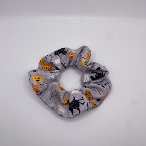 Scrunchie de bruja de Halloween / Scrunchie de Halloween / Scrunchie espeluznante / Scrunchie de terror / Scrunchie de otoño / Scrunchie de bruja / Scrunchie de murciélago