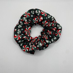 Peppermint Christmas Scrunchie | Christmas Scrunchie | Christmas Peppermint Scrunchie | Holiday Scrunchie