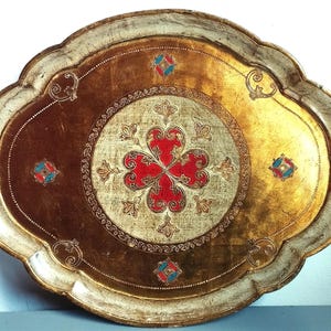 Florentiner vergoldetes Tablett: Dekorative ovale Servierplatte, 1970er Jahre