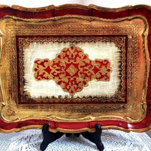 Florentine Decorative Rectangular Gilt Tray. Traditional wooden serving platter with handles. Vintage 70s. Hand-made