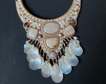 Embroidered collar necklace with beads, pearls, crystal and mother-of-pearl