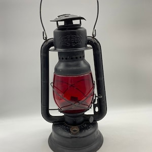 Vintage Beacon Red Globe Guaranteed Wind Proof Railroad Kerosene Lantern, 1930’s Beacon GSW Quality Red Globe Kerosene Railroad Lantern