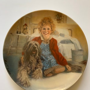 Assiette de collection vintage Annie et Sandy, série d&#39;assiettes de collection Little Orphan Annie, 1982 Assiette Orphan Annie en porcelaine fine Knowles, Annie Dish