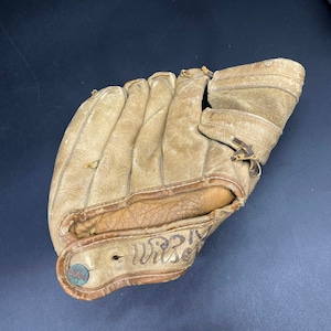 Wilson A2375 Luis Aparicio Signature Baseball Glove, Vintage Wilson A2375 Luis Aparicio Leather Baseball Glove Made in the USA, Wilson Glove