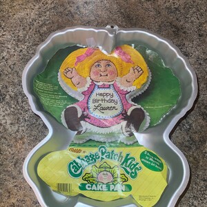 Vintage Wilton Cabbage Patch Kinder Kuchenform, 1984 Cabbage Patch Kinderpfanne mit Original Papiereinsatz zum Dekorieren, Cabbage Patch Kinderpfanne