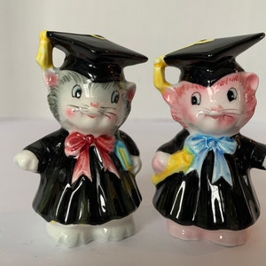 PY Japan Graduation Kittens, PY5092 Japan, Anthropomorphic 1950’s, Vintage PY Japan Glazed Ceramic Salt and Pepper Shaker, Ceramic Kittens