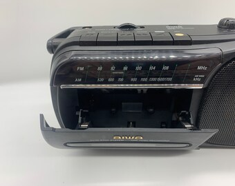Baladeur cassette et radio Aiwa TX386