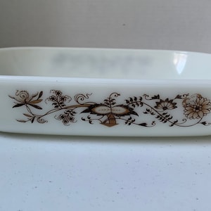 Pyrex Casserole Dish,  vintage Pyrex England Casserole Dish, Shades of Brown Vines Pattern, Rectangular 10” x 8.5” Casserole Pan, Pyrex dish