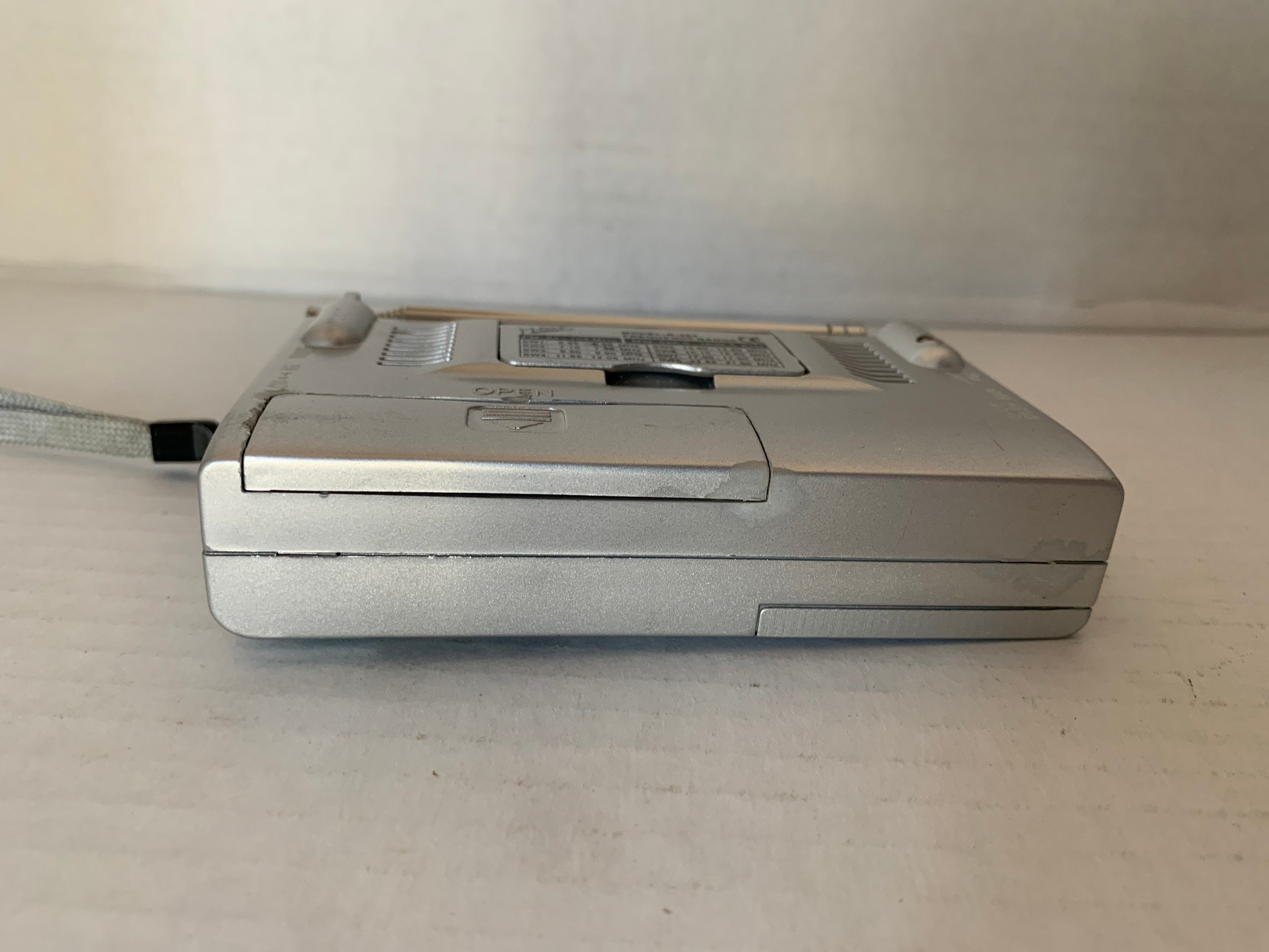 Vintage M-zone Digital 10 Band Radio, Hi-sensitivity Mini Vintage M-zone Digital 10 Band Radio, Hi-sensitivity Mini