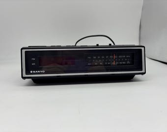 Funky 1972 Sanyo Deluxe Transistor Radio - Etsy