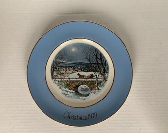 Vintage Christmas 1979 Avon Dashing Through The Snow, Avon Christmas Plate Series sétima edição de Enoch Wedgwood, Vintage Avon Christmas