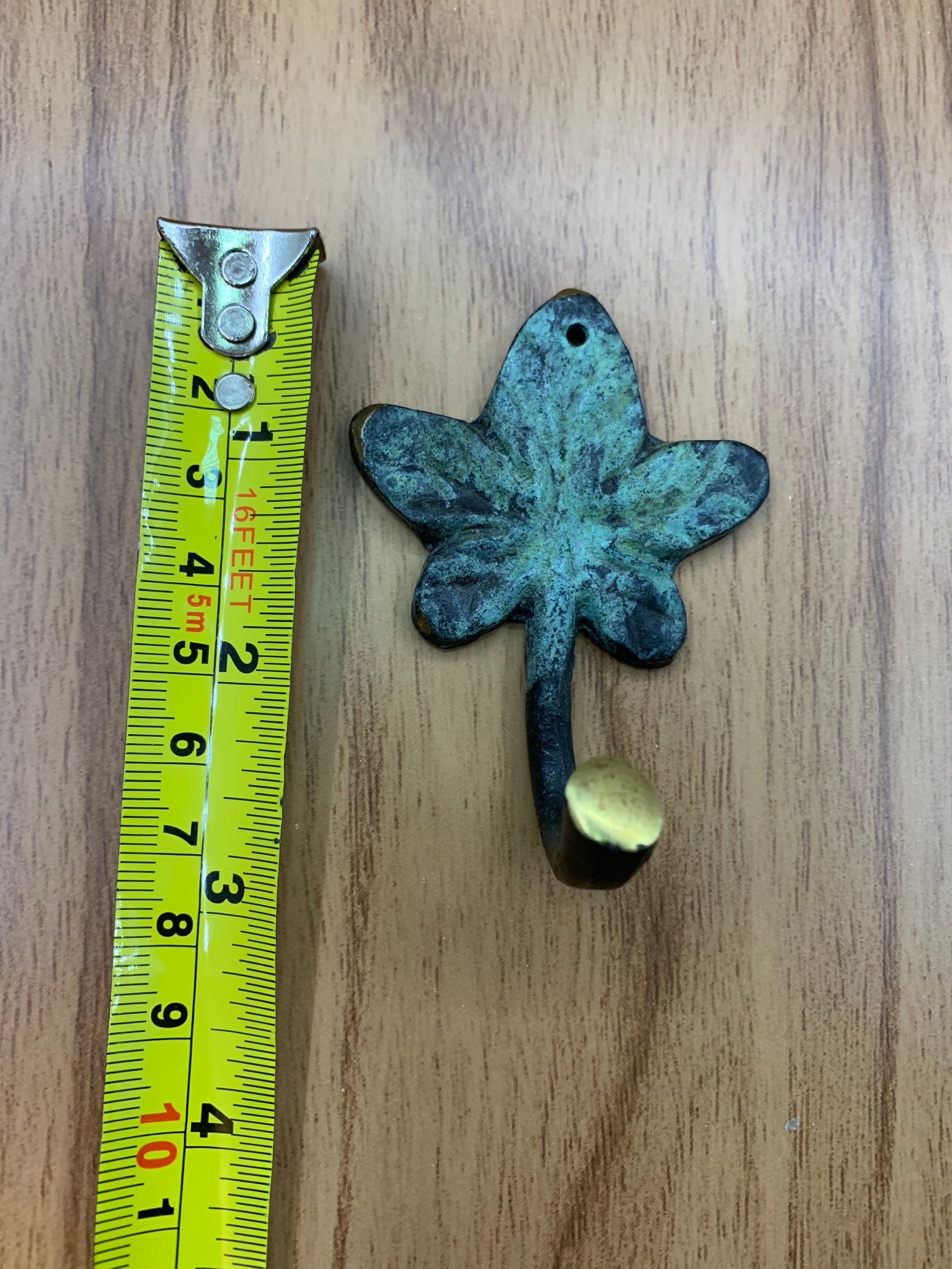 Vintage Brass Leaf Hook, 3 Vintage Leaf Brass Key Hook, Leaf Coat Hook, Brass Leaf Purse Hook, Metal Leaf, Metal Key Hook, Brass Maple Leaf - Etsy Vintage Brass Leaf Hook, 3 Vintage Leaf Brass Key Hook, Leaf Coat Hook, Brass Leaf Purse Hook, Metal Leaf, Metal Key Hook, Brass Maple Leaf - Etsy