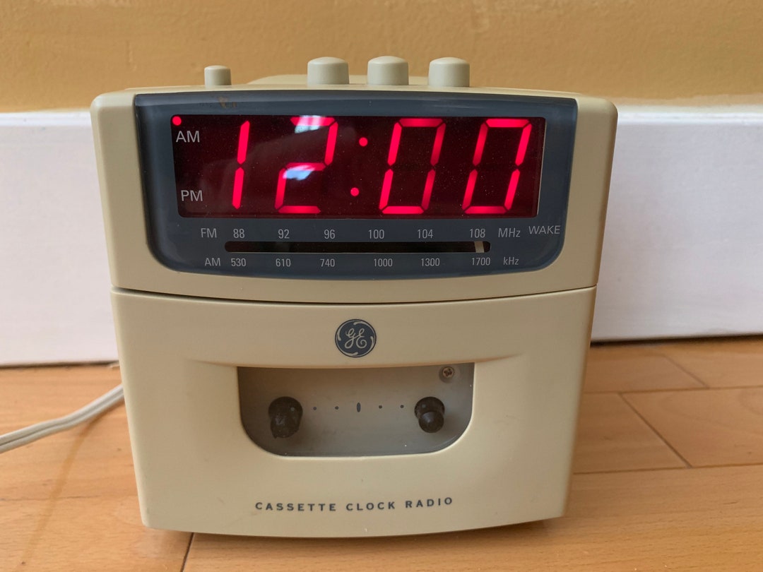 GE Cassette Clock Radio, AM/FM Clock Radio, Cassette Alarm Clock