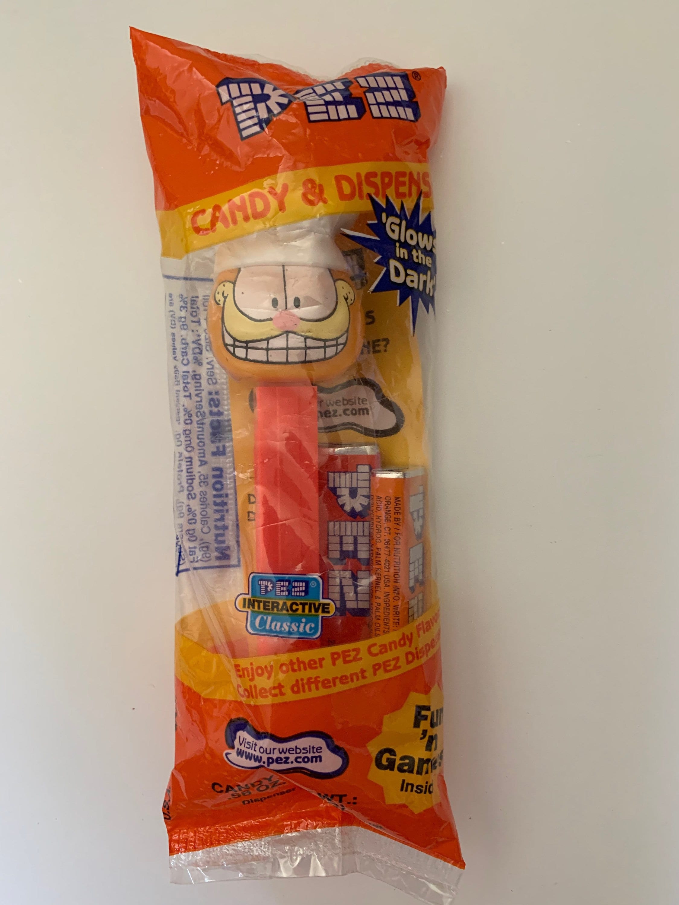 PEZ Garfield Chef Glow in the Dark, PEZ Interactive Classic Dispenser and Candy, Chef Garfield Pez, Vintage Garfield Pez, Vintage Pez, Candy